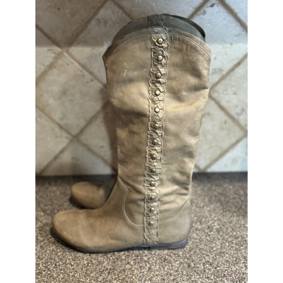 MLE Limited Edition, Knee High Army Green Studded Leather Boots Women's Sz 8.5 - Picture 2 of 7